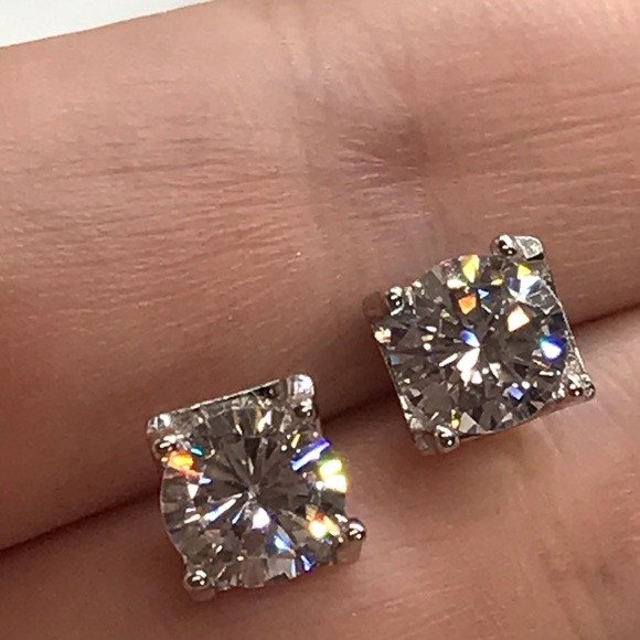 Sterling Silver 925 Cubic Zircon Stud Earrings - Picture 5 of 5